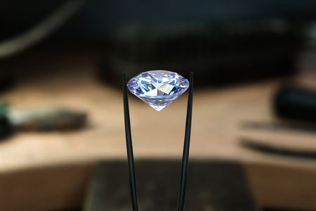 Les diamants de laboratoire sont fabriqués par dépôt chimique en phase vapeur.